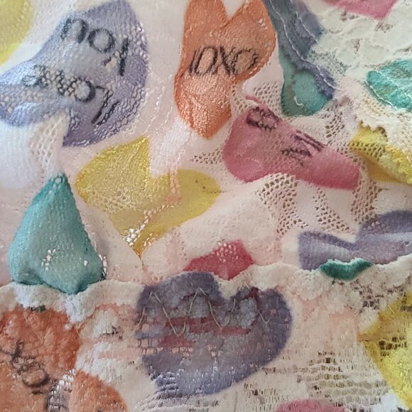 Hanky Panky Triangle Printed Lace Bralette XS Pink Multicolor Love Hearts NWT - Picture 8 of 10